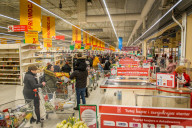 NEWS - Coronavirus:  Leere Regale in Supermärkten in Polen im März