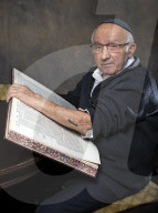 REPORTAGE - Portraits von Holocaust-Überlebenden