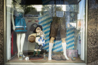 NEWS - Coronavirus: Oktoberfest Absage - Trachtenmode Geschäfte in München