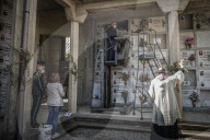 NEWS - Coronavirus: Beerdigung COVID19-Opfern in der Provinz Bergamo 