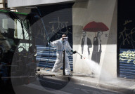 NEWS - Coronavirus: Strassenreinigung in Paris