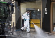 NEWS - Coronavirus: Strassenreinigung in Paris