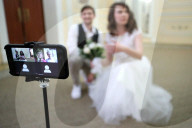 NEWS - Coronavirus: Hochzeit via Live-Stream in Moskau
