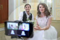NEWS - Coronavirus: Hochzeit via Live-Stream in Moskau
