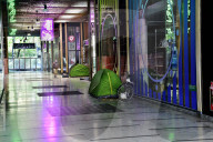 NEWS - Coronavirus: Obdachlose in der verlassenen Stadt Mailand
