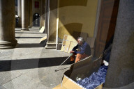 NEWS - Coronavirus: Obdachlose in der verlassenen Stadt Mailand
