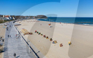 NEWS - Coronavirus: Verlassener Strand in Travemünde 