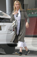 PREMIUM EXCLUSIVE Gossip Girl Kelly Rutherford keeps it low key in Beverly Hills