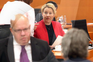 NEWS - Regierungsmitglieder bei der Kabinettssitzung in Berlin