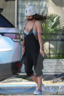 Chantel Jeffries shows off her enviable figure as she picks up food to go from vegan cafŽ Sugar Taco in Hollywood. 