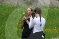 PEOPLE - Michelle Hunziker mit Tochter Aurora und Freundin Sara Daniele unterwegs in Bergamo