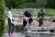 PEOPLE - Michelle Hunziker mit Tochter Aurora und Freundin Sara Daniele unterwegs in Bergamo