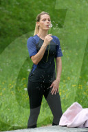 PEOPLE - Michelle Hunziker mit Tochter Aurora und Freundin Sara Daniele unterwegs in Bergamo