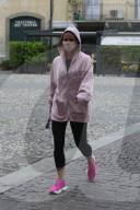 PEOPLE - Michelle Hunziker mit Tochter Aurora und Freundin Sara Daniele unterwegs in Bergamo