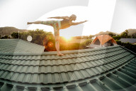 NEWS - Coronavirus: Sport in Coronazeiten -  Laufen und Yoga