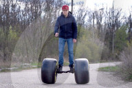 FEATURE - Hoverboard erhält F1-RennfelgeN