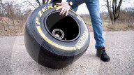 FEATURE - Hoverboard erhält F1-RennfelgeN