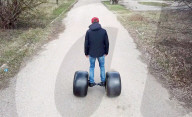 FEATURE - Hoverboard erhält F1-RennfelgeN