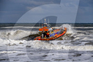 NEWS - Zwei Surfer getötet, drei vermisst in Scheveningen, Holland