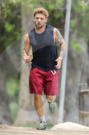 PREMIUM EXCLUSIVE Ryan Phillippe Shows Off His Guns During His Sunday Jog