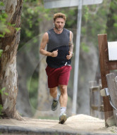 PREMIUM EXCLUSIVE Ryan Phillippe Shows Off His Guns During His Sunday Jog