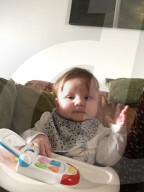 SCHICKSALE -  Retinoblastom: Nach einer Tumoroperation am Auge ist die 1-jährige Dela Rose wieder wohlauf