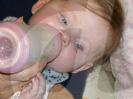 SCHICKSALE -  Retinoblastom: Nach einer Tumoroperation am Auge ist die 1-jährige Dela Rose wieder wohlauf
