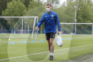 SPORT -  Bundesliga: FC Schalke 04 trainiert wieder