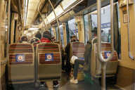 NEWS - Coronavirus: Pendleralltag in Paris