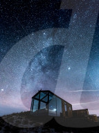 FEATURE - Grandios wohnen unter Sternen in abgelegenen Glashütten in Island 