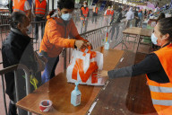 NEWS - Coronavirus:  Verteilung von Nahrungsmitteln in Genf