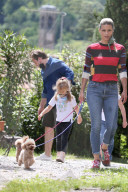 PEOPLE - Michelle Hunziker mit Tomaso Trussardi und den Töchtern Sole und Celeste beim Gassi gehen