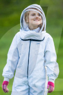 ROYALS - Kronprinzessin Victoria von Schweden besucht mit ihren Kindern ihre Bienenzucht