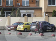 FEATURE - Leihmutter-Babys warten in der Ukraine auf ihre Eltern
