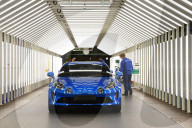 NEWS - Renault erhält Staatsgarantie und prüft Werksschliessungen (Archiv)