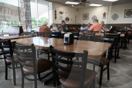 NEWS - Coronavirus: Abstandsregeln in Restaurants in Coral Springs, Florida