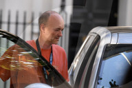 NEWS - Boris Johnsons umstrittener Berater Dominic Cummings vor seinem Haus