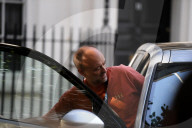 NEWS - Boris Johnsons umstrittener Berater Dominic Cummings vor seinem Haus