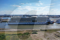 NEWS - Coronavirus: Die stillgelegten Kreuzfahrtschiffe AIDA Perla und AIDA Blu am Cruise Center Steinwerder im Hamburger Hafen