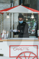 NEWS - Coronavirus: BevÃ¶lkerte Ufer des Kanals St-Martin in Paris