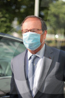 Semi Exclusif - François Hollande arrive dans les locaux de la r