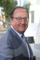 Semi Exclusif - François Hollande arrive dans les locaux de la r