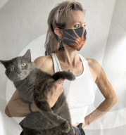 FEATURE -  Hält Abstand: Grusel-Gesichtsmaske aus "Alien"