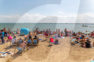 NEWS - Coronavirus: Gut besuchte Strände in Grossbritannien am Bank Holiday Montag