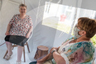 NEWS - Coronavirus: Besuch von Seniorenheimbewohnern in einer Blase