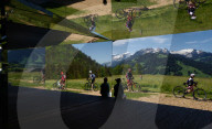 FEATURE - Das Spiegel-Chalet des Künstlers Doug Aitken in Gstaad