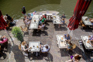 NEWS - Coronavirus: Restaurants und Cafes in Rotterdam mit Sicherheitsabstand