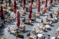 NEWS - Coronavirus: Restaurants und Cafes in Rotterdam mit Sicherheitsabstand
