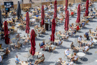 NEWS - Coronavirus: Restaurants und Cafes in Rotterdam mit Sicherheitsabstand