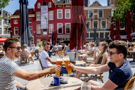 NEWS - Coronavirus: Restaurants und Cafes in Rotterdam mit Sicherheitsabstand